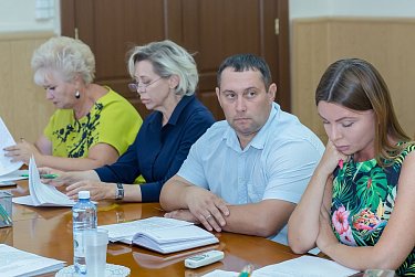 Депутаты готовятся к парламентской сессии